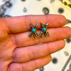 Two arrows crossed earrings